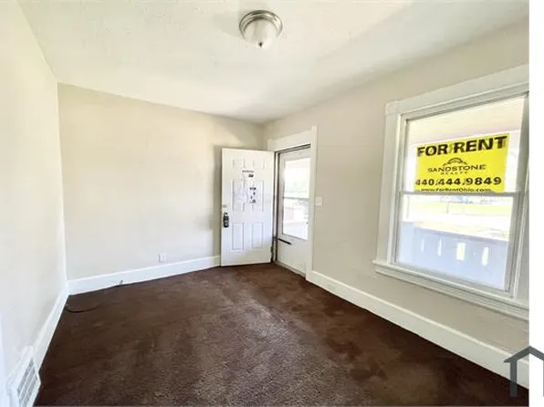 1637 E 31st St, Lorain, OH 44055