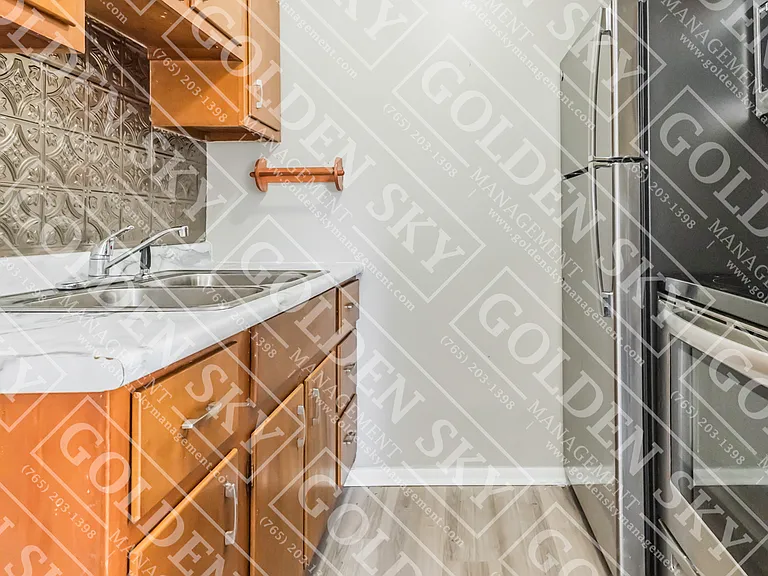709 S Hutchinson Ave — Photo 4