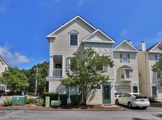 610 Gazebo Cir, Reading, MA 01867