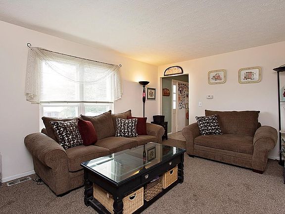 5th image of 1378 Hunter Ct