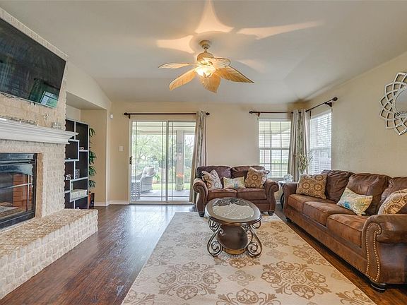5th image of 2035 Matagorda Ln