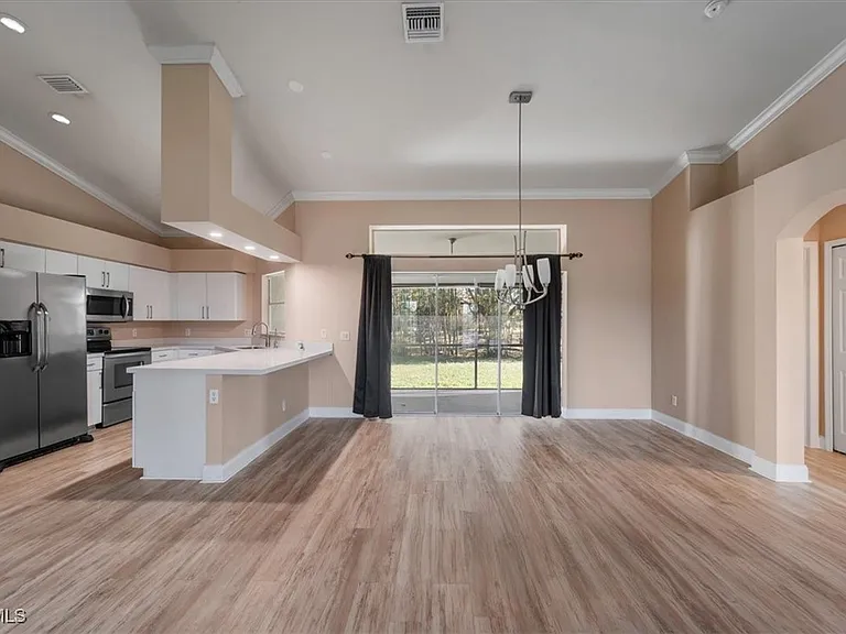 234 Pullman St — Photo 22