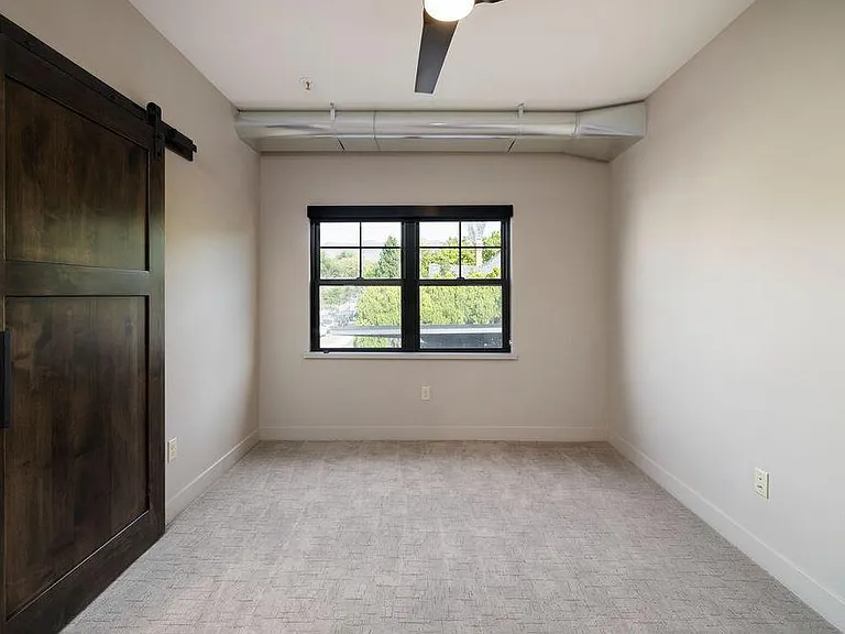 Salt Lake Costume Apartments — Photo 19