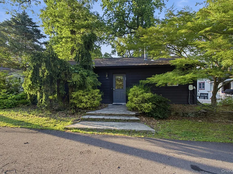 126 New Valley Rd — Photo 1