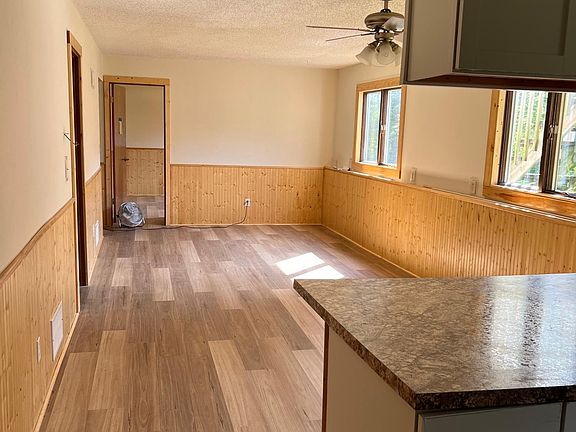 2nd image of 701 7th St W