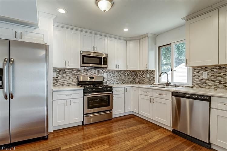 1st image of 10 Lincoln Ave