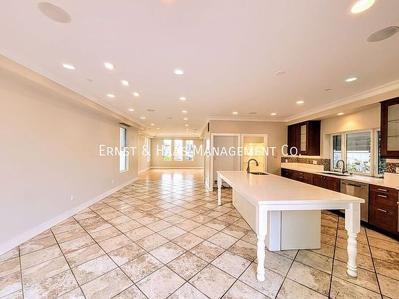 4th image of 1846 Benecia Ave