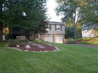 569 Willow Dr SE, Warren, OH 44484