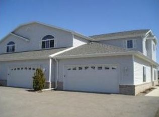 3110 White Tail Ln UNIT D, Oshkosh, WI 54904