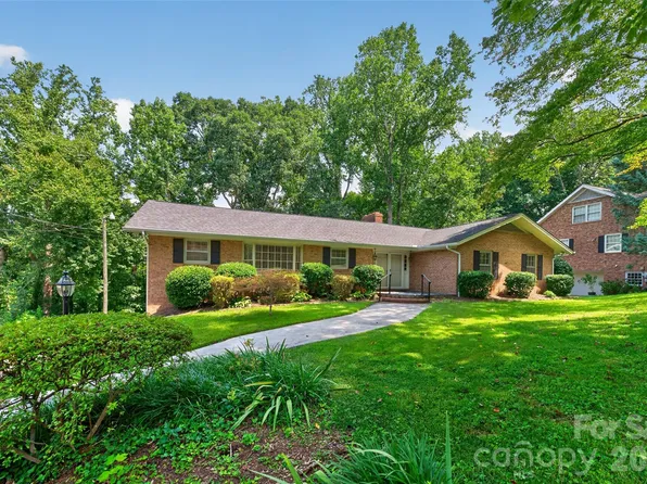 530 25th Ave NW, Hickory, NC 28601
