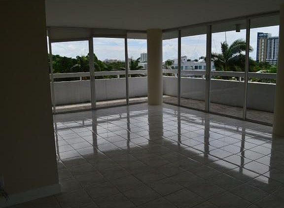 4th image of 1627 Brickell Ave APT 903