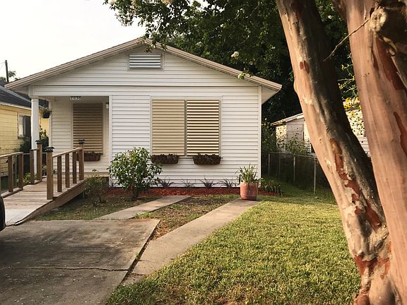 2nd image of 1036 Mendoza St
