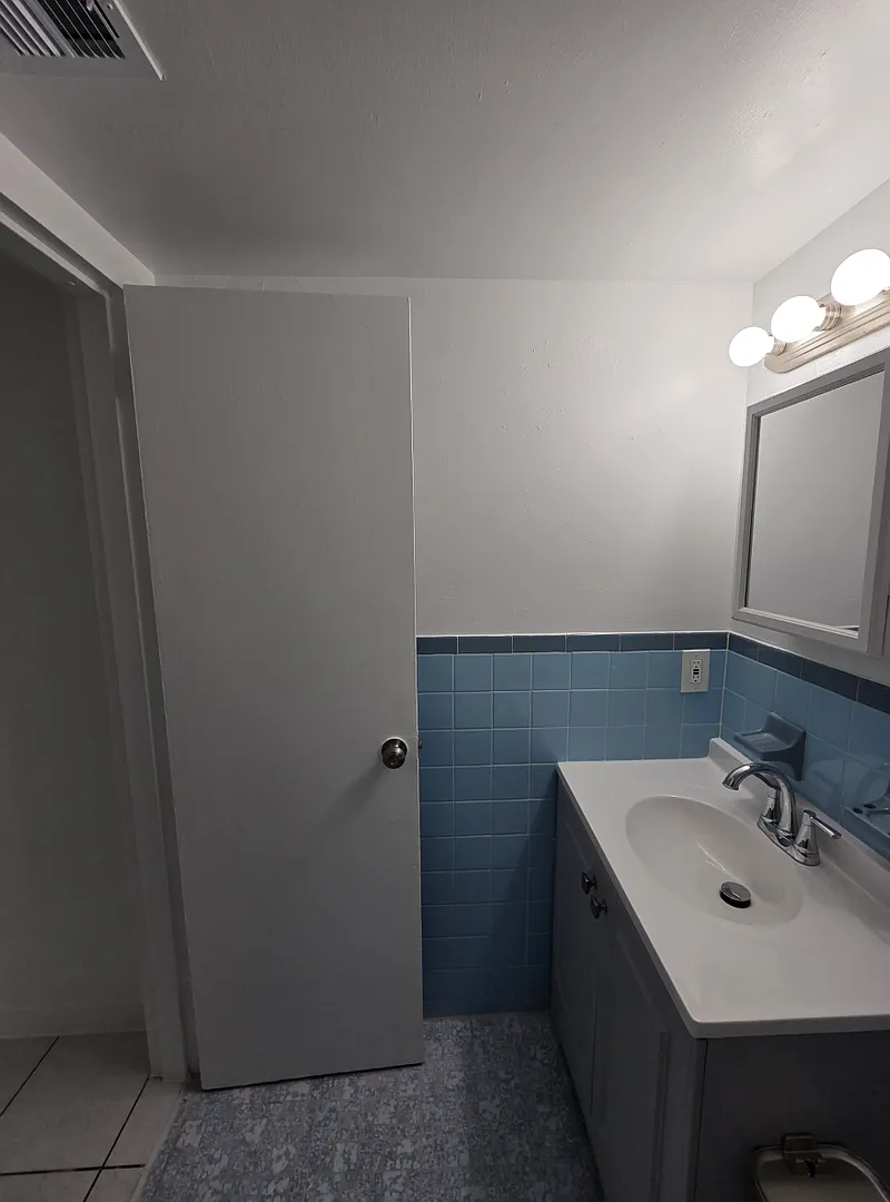 1150 NE 17th Ct — Photo 3