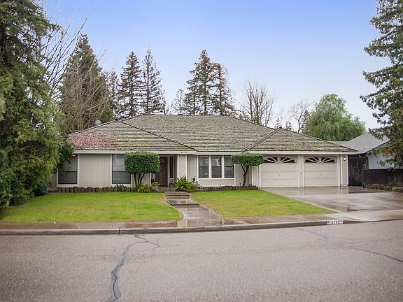 2nd image of 3117 E Grove Ave