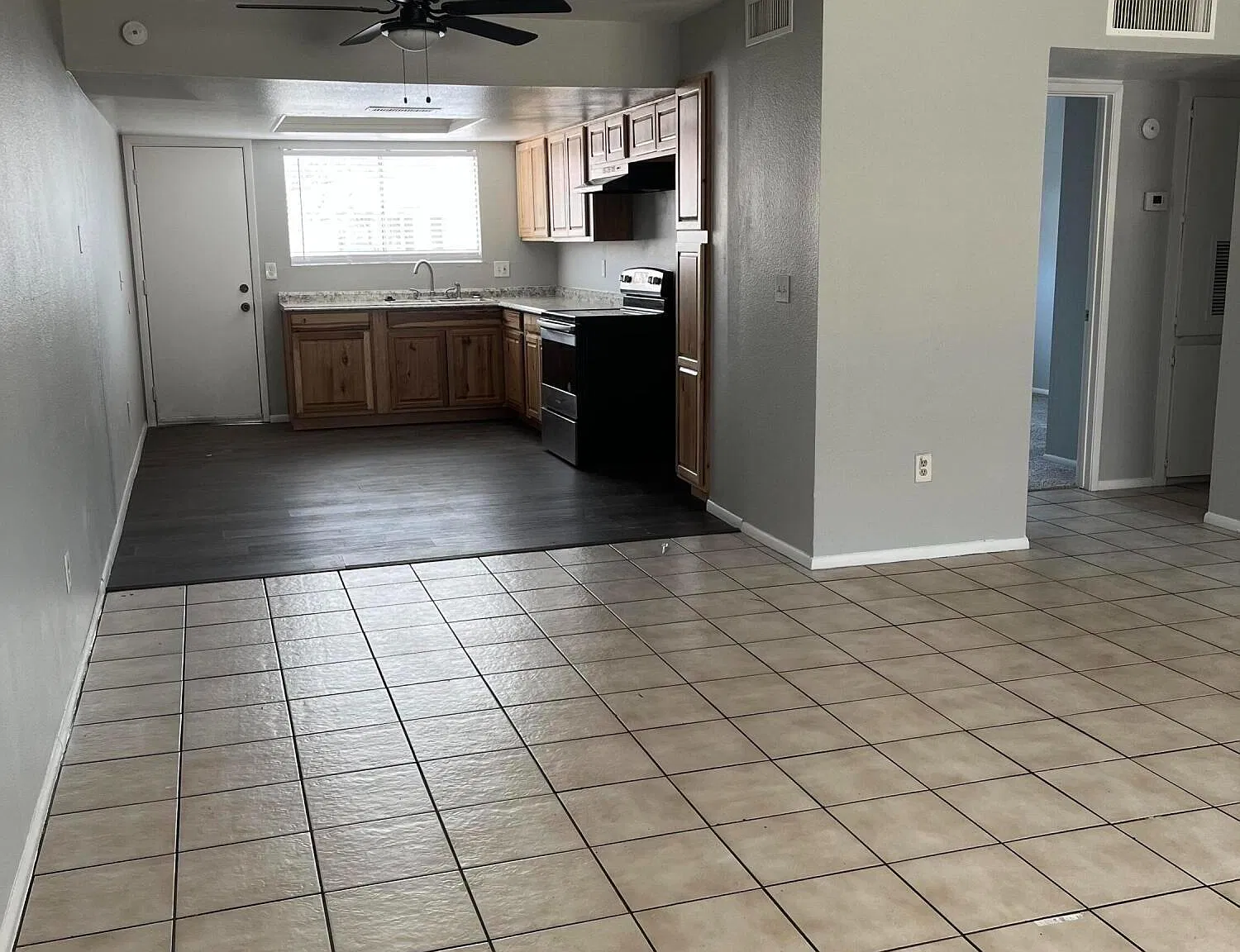 2 bed, 1.0 bath, 4376 sqft, $1,495 — Photo 3