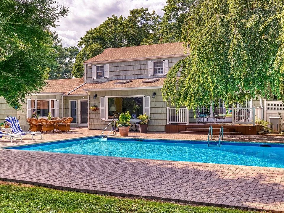 590 Bryant Avenue, Roslyn, NY 11576 Zillow