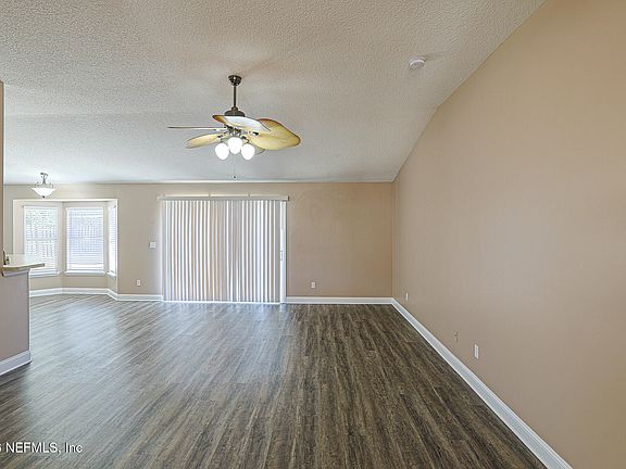 4th image of 3031 Five Oaks Ln