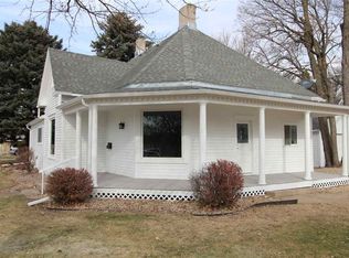 704 Tilden St, Holdrege, NE 68949