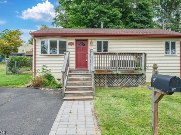97 New York Ave, Lake Hopatcong, NJ 07849