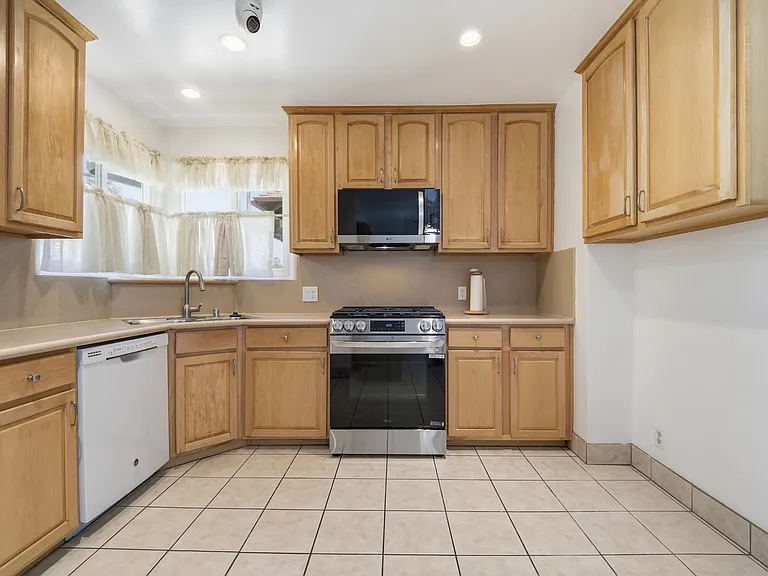 1007 Monterey Rd — Photo 12
