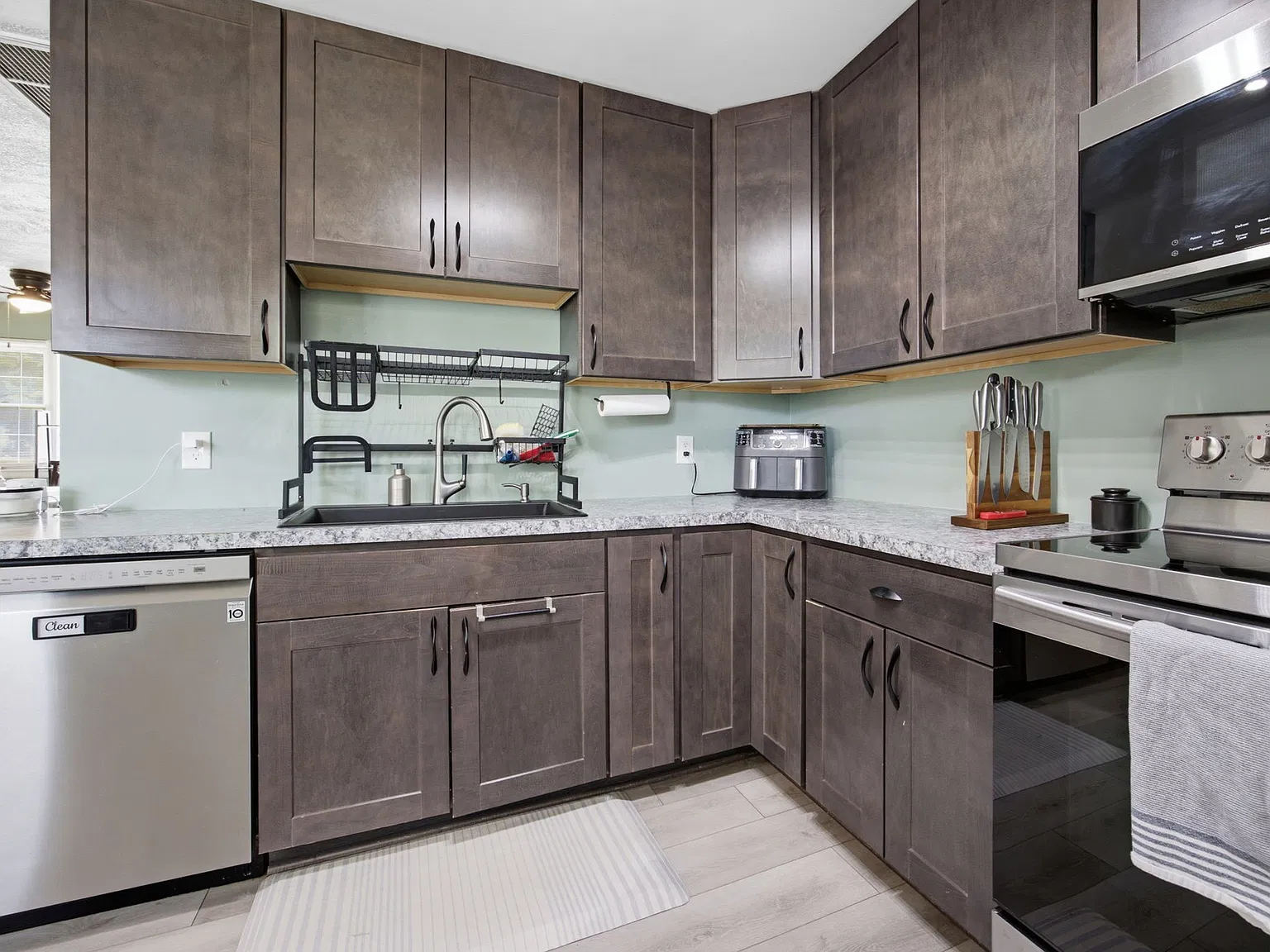 2536 E Little Creek Rd — Photo 4