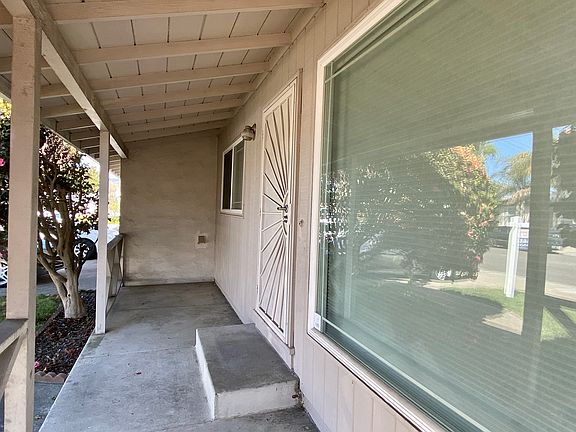 5th image of 718 Barri Dr