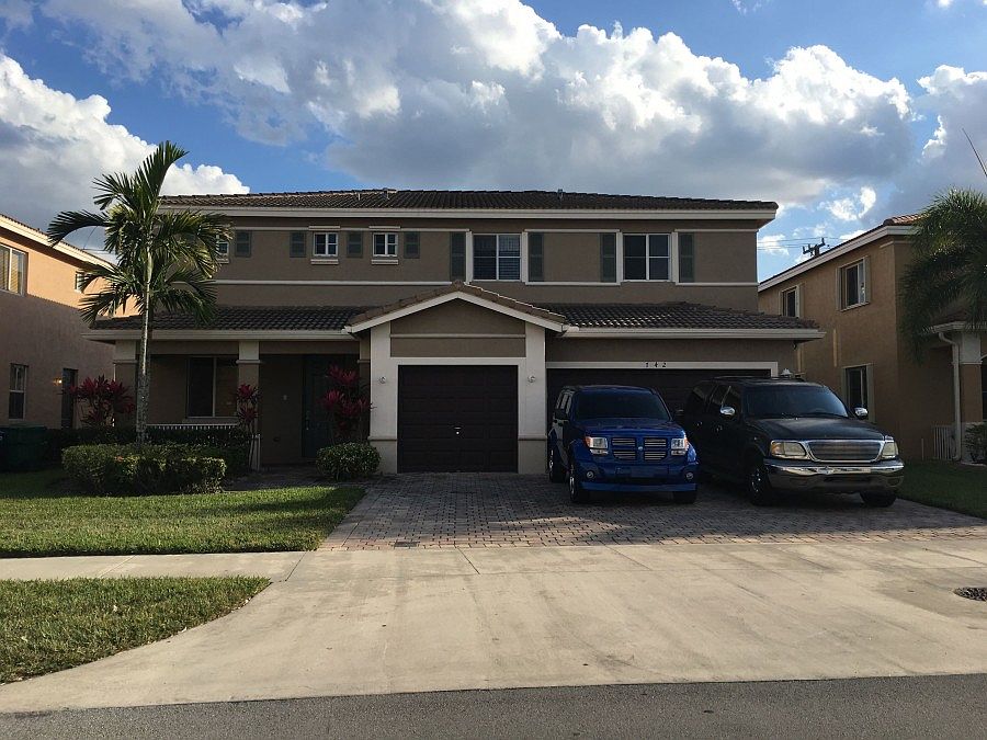 1st image of 742 NW 204th St