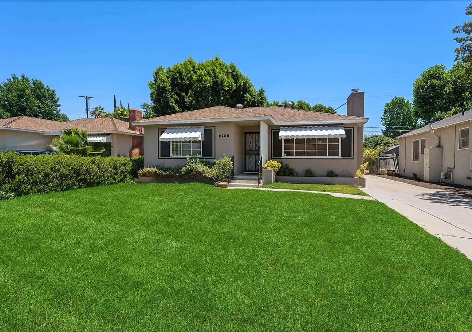 Charming Updated 2-Bedroom Van Nuys Home with Garage and Private Yard — Photo 1