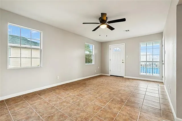 2 bed, 1.0 bath, 1000 sqft, $1,400 — Photo 2
