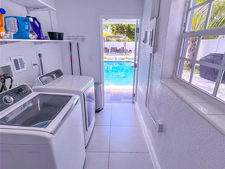 4420 NW 30th Ct — Photo 50