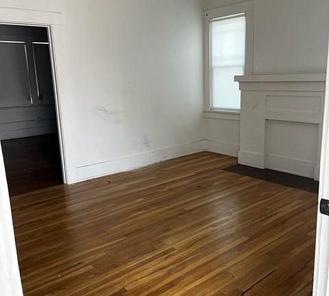 2nd image of 40 E 14th St APT 8