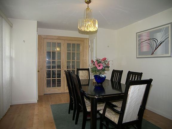 5th image of 2787 Strang Blvd