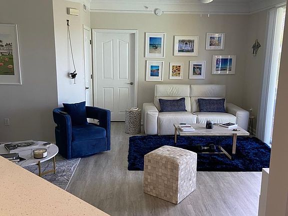5th image of 2044 Alta Meadows Ln APT 1811