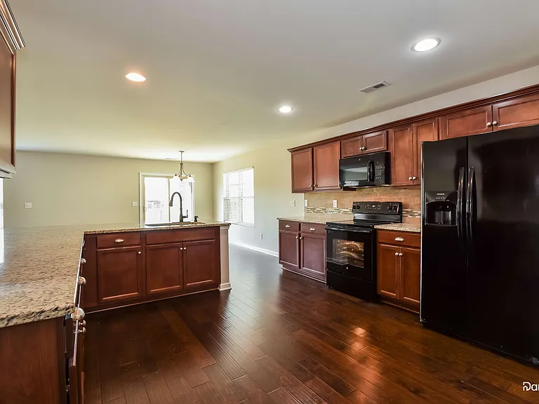 120 Winstead Cir — Photo 4