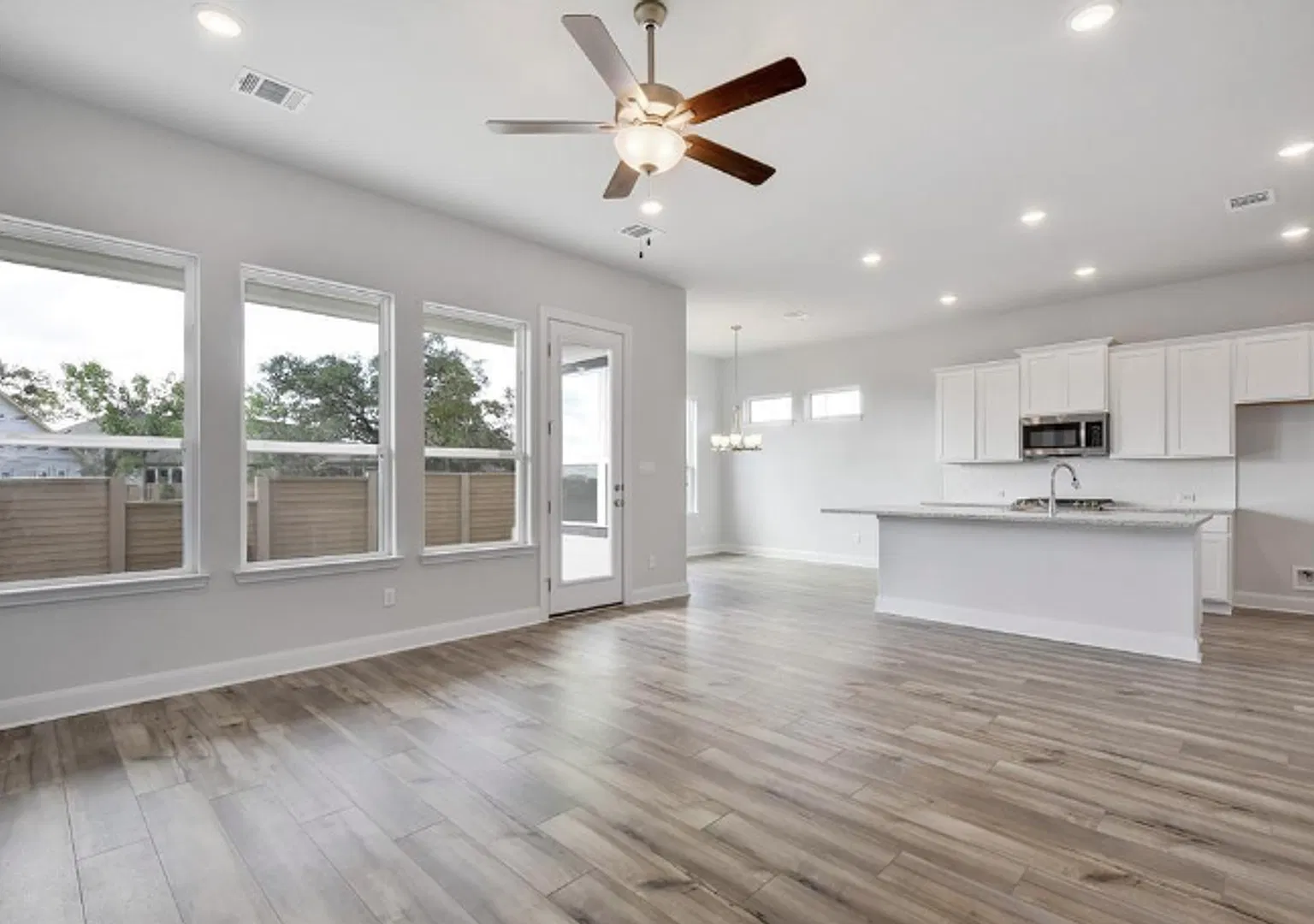112 Revere Dr, Kyle, TX 78640 — Photo 3