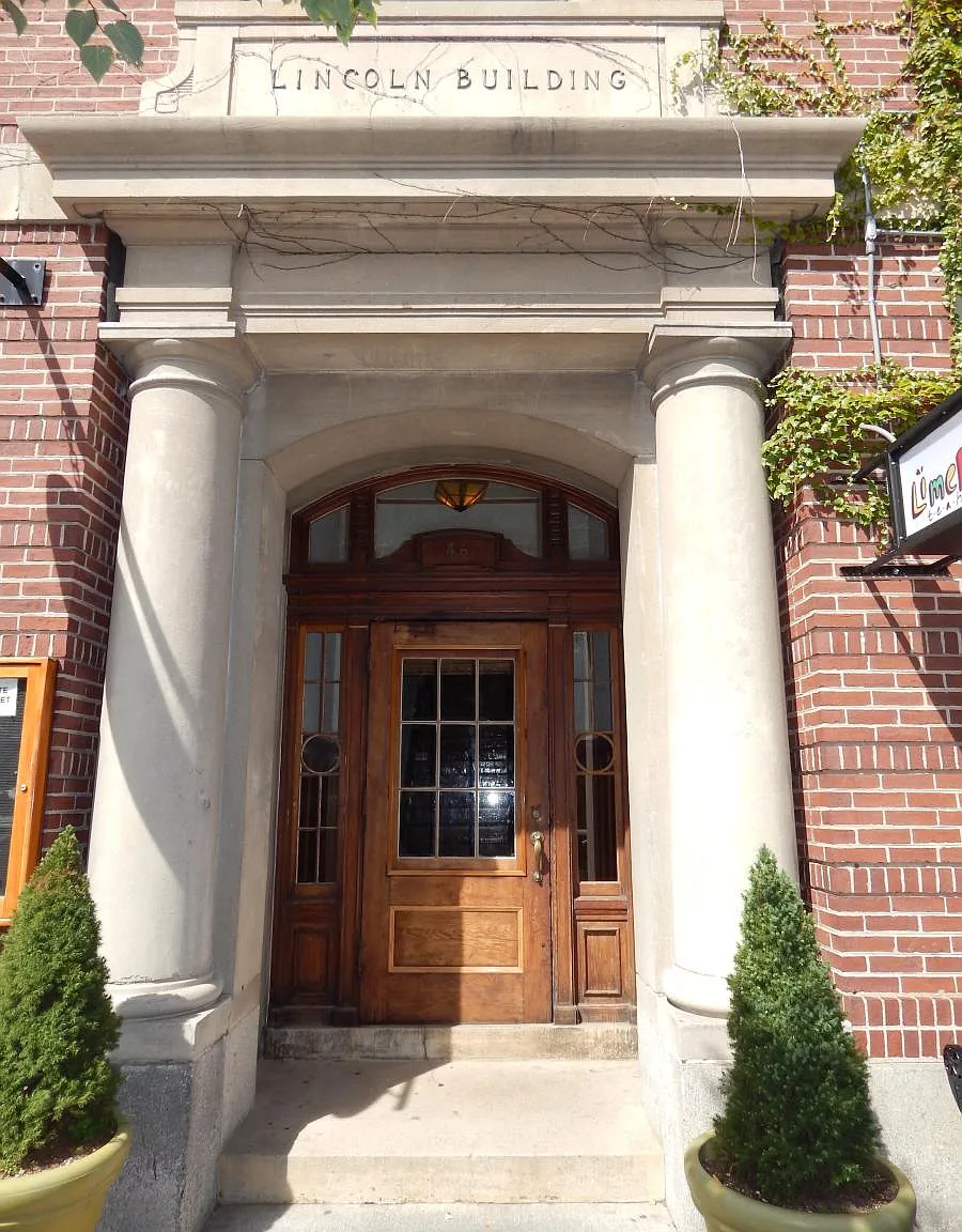 1 bed, 302 sqft, $2,150 — Photo 2