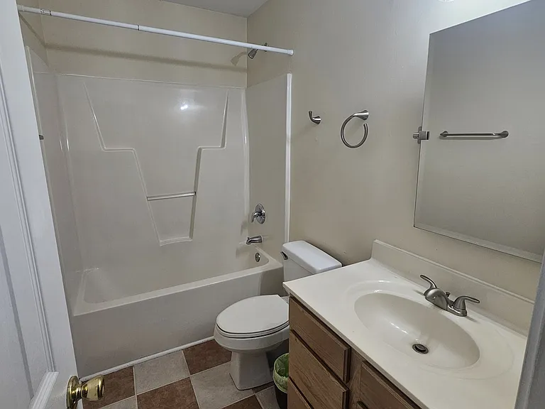 8654 Heirloom Dr NE — Photo 15