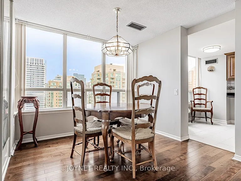 7 Bishop Ave #2205 — Photo 20