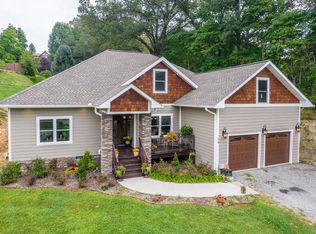 74 Charleston Pl, Bryson City, NC 28713