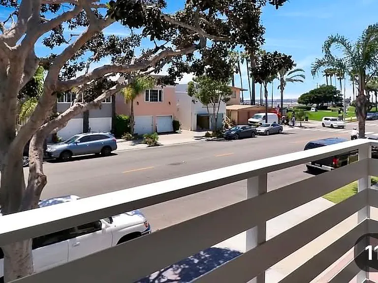 1011 Ocean Ave #C — Photo 2