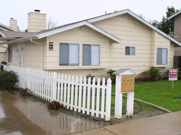 4215 W Myrtle Ave, Visalia, CA 93277