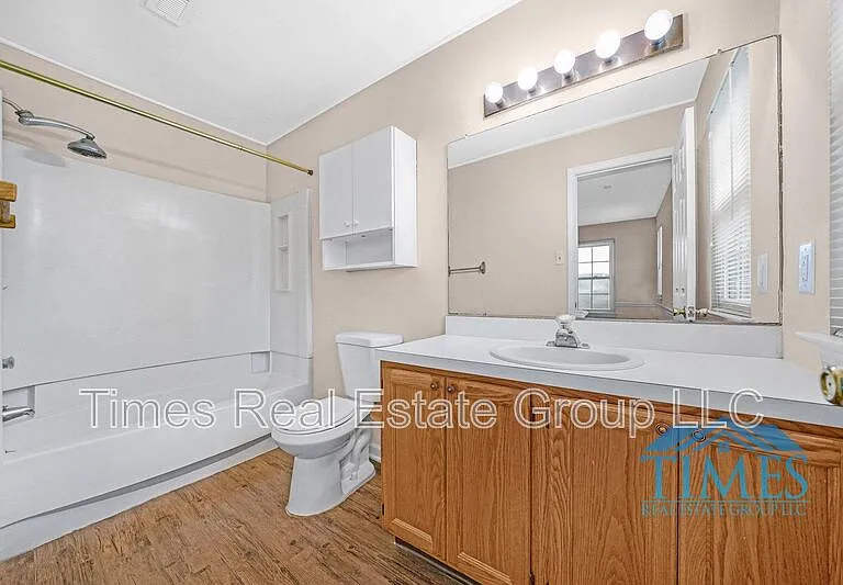 1101 Lexington Way — Photo 20