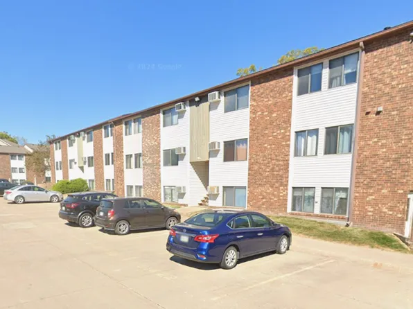914 Benton Dr APT 13, Iowa City, IA 52246