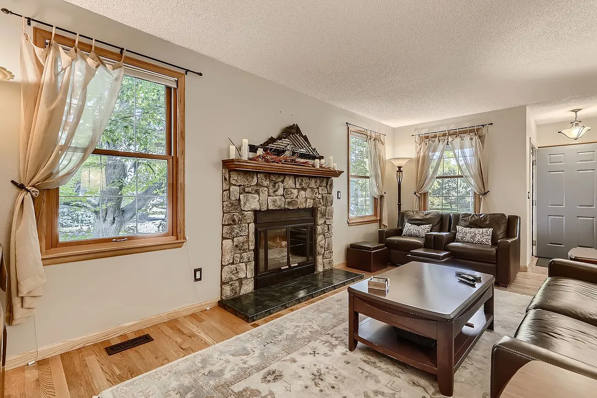 Building Photo - 3833 Paseo Del Prado