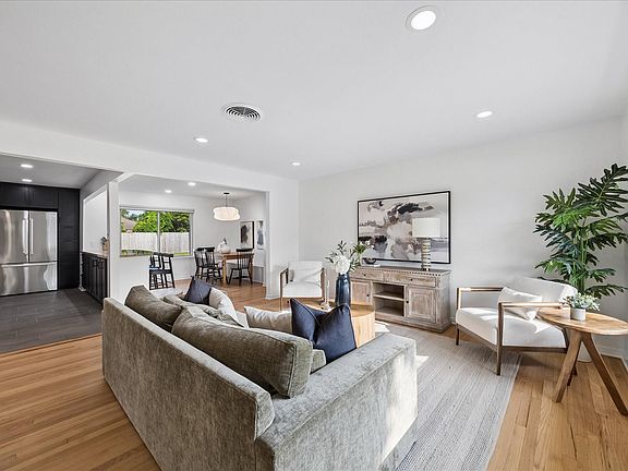 3rd image of 1814 Sea Queen Ct