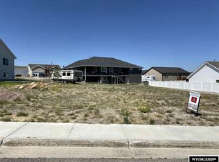 128 Blue Grass Ln, Kemmerer, WY 83101