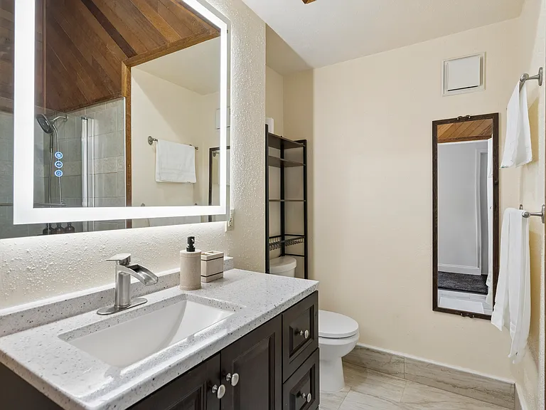 3573 NE Olympic St — Photo 31