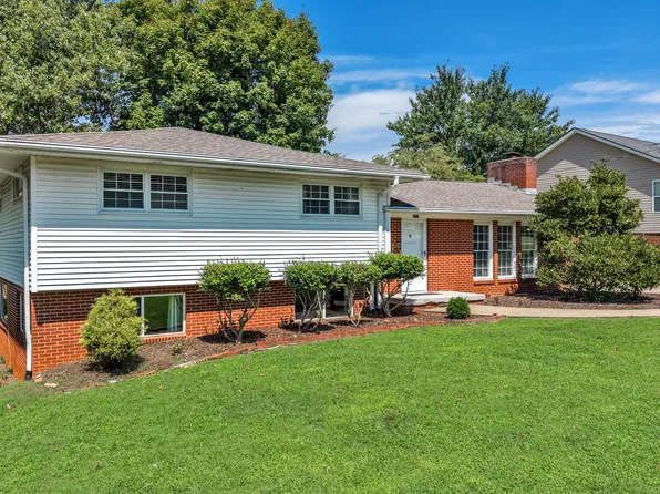 5717 Cherry St, Ooltewah, TN 37363