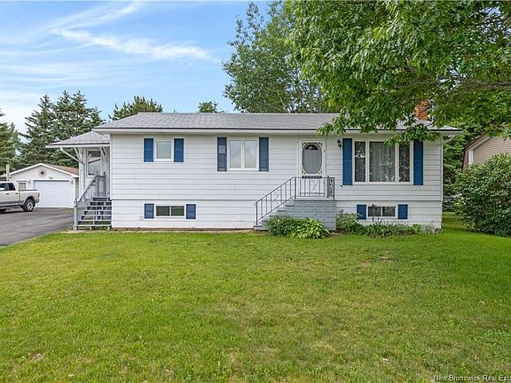 2nd image of 221 Magnolia Ave