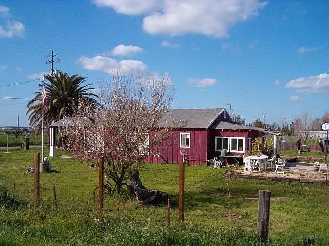 2nd image of 12974 N Hibbard Rd